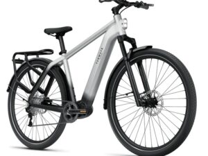 tenways ago x in de kleur starlight silver schuin aanzicht van de voor kant van de fiets ebike gelderland