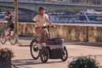 van raam thuja in de kleur taupe sfeerbeeld van de fiets buiten in de natuur ebike gelderland