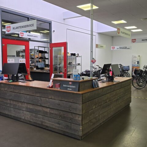balie aldus de klantenservice van ebike gelderland waar klanten geholpen worden