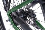 Achterwiel van de LEVIT BELECO 7 Lowstep 2025 emerald met naafversnelling, ketting en schijfrem