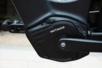 Motinova-middenmotor bij de trapas van de Levit BELECO Sports lowstep Obsidian.