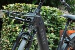 Voordrager, koplamp en zwart frame met Levit-logo van de BELECO Sports lowstep Obsidian.