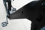 Frame met Levit-logo en lage instap van de BELECO Sports lowstep Obsidian, van boven gezien.