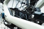 Detail van de aandrijfriem en het achtertandwiel van de Levit BELECO Premium Platinum.