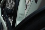Opschrift op het frame van de Levit BELECO Premium Platinum: ontworpen en geassembleerd in Úpice, Tsjechië.