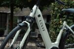 Levit BELECO Premium Platinum schuin van voren, met koplamp en lage instap.
