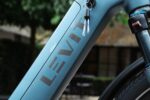 Indigo frame met LEVIT-logo en sleutel in het slot van de BELECO Luxury lowstep