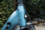 Koplamp en balhoofdbuis van de LEVIT BELECO Luxury lowstep Indigo