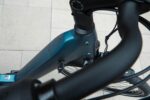 Stuurpen en stuur van de LEVIT BELECO Luxury lowstep Indigo, van bovenaf