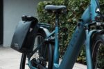LEVIT BELECO Luxury lowstep Indigo schuin van voren met zadel en fietstas
